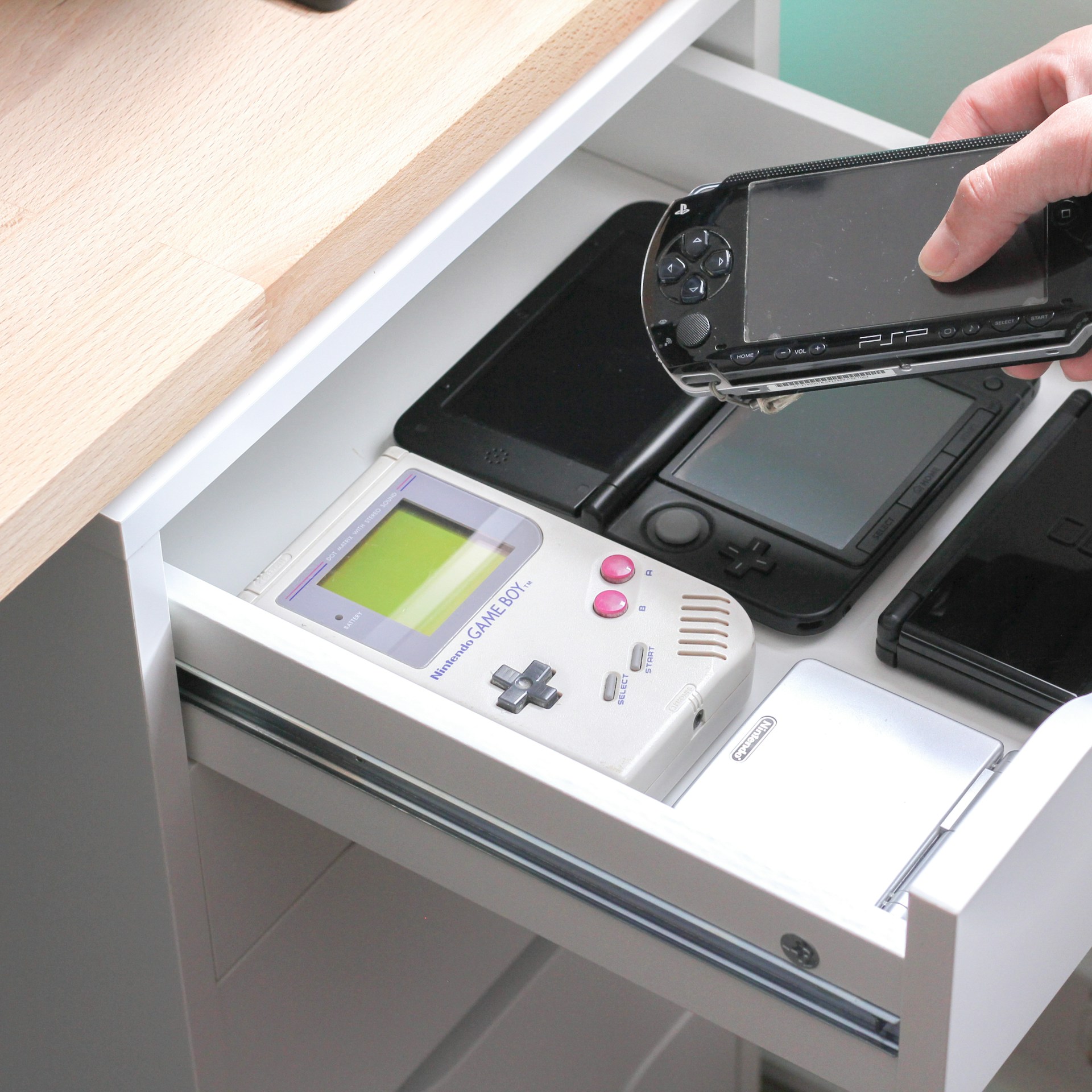 szuflada przy biurku