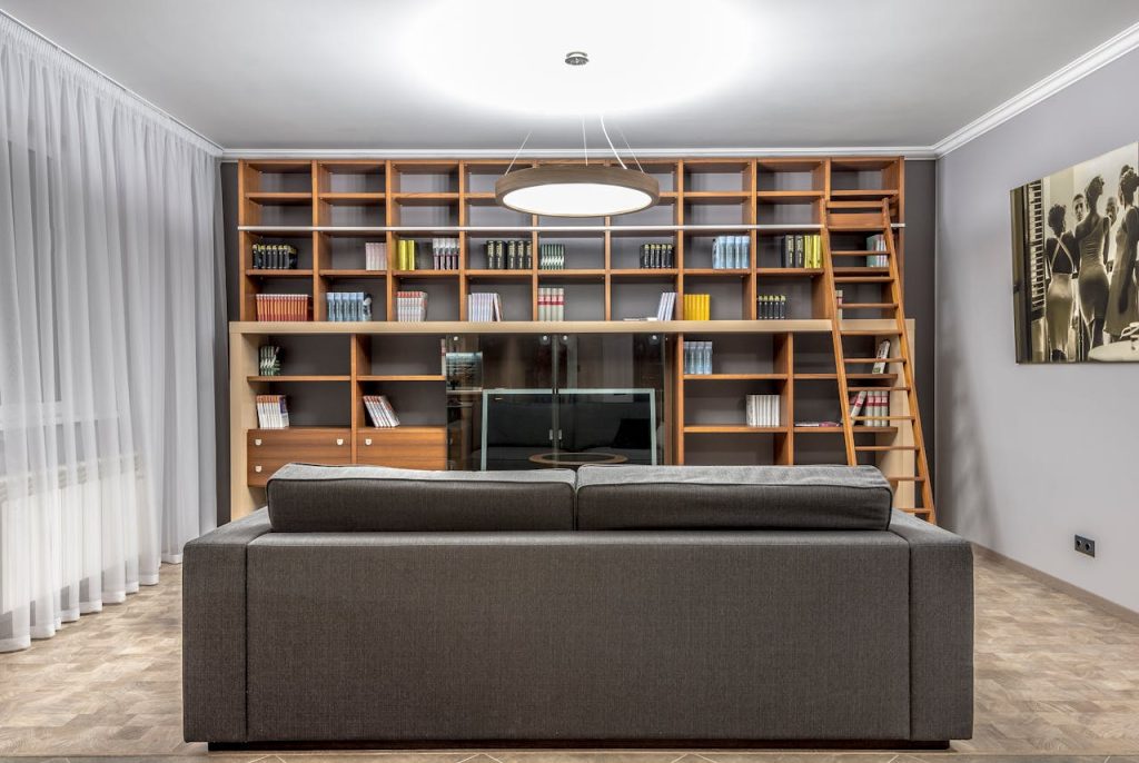 nietypowe meble w salonie